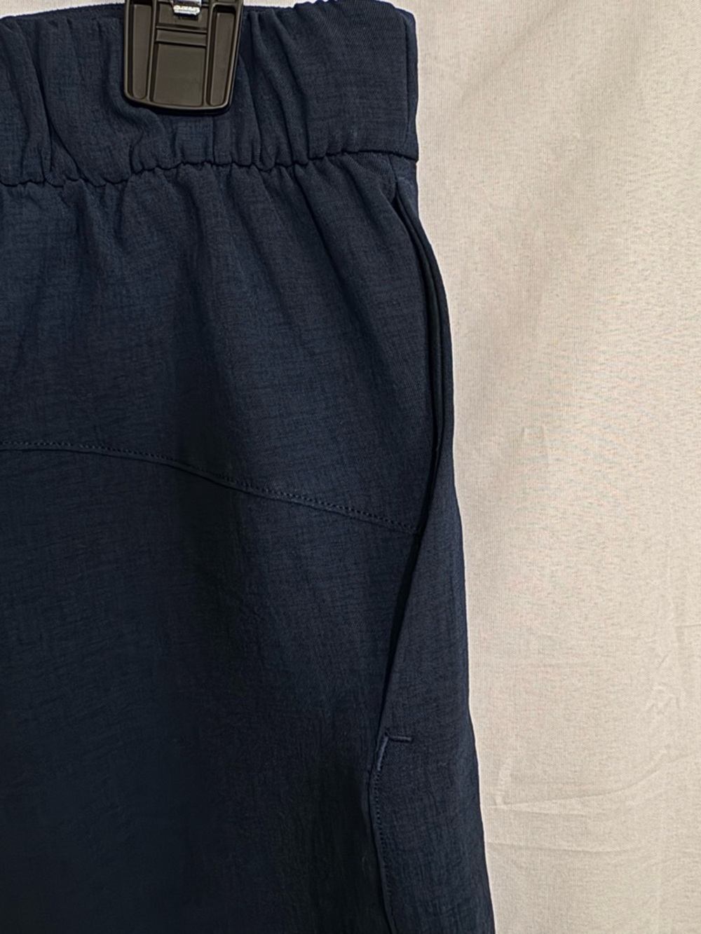 Lululemon Flat-Front Relaxed Short 4"
True Navy size 8 - Picture 6 of 8